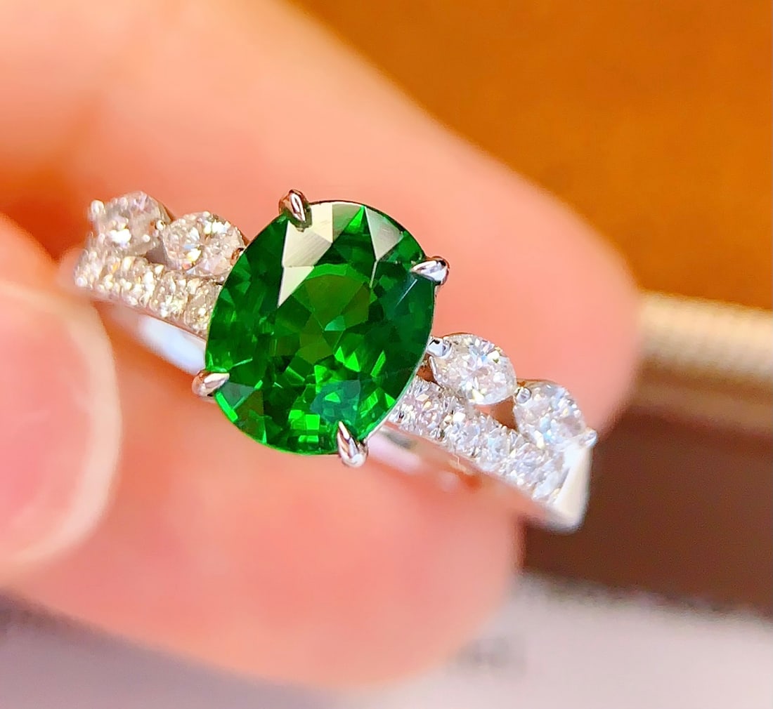 18K Gold Natural Tsavorite Ring - 4
