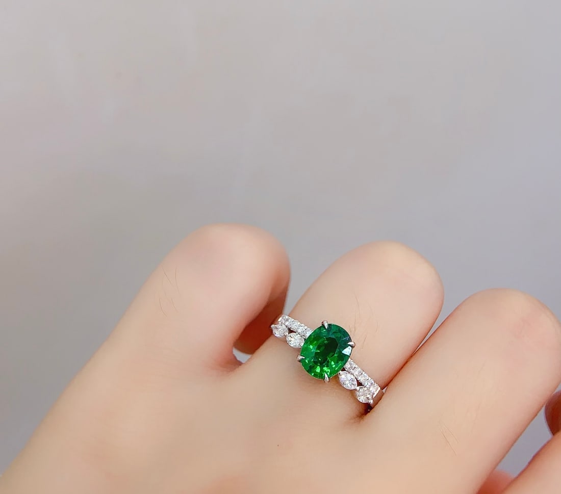 18K Gold Natural Tsavorite Ring - 6