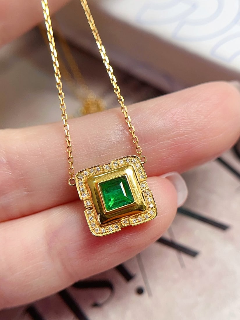 18K Gold Emerald Necklace - 5