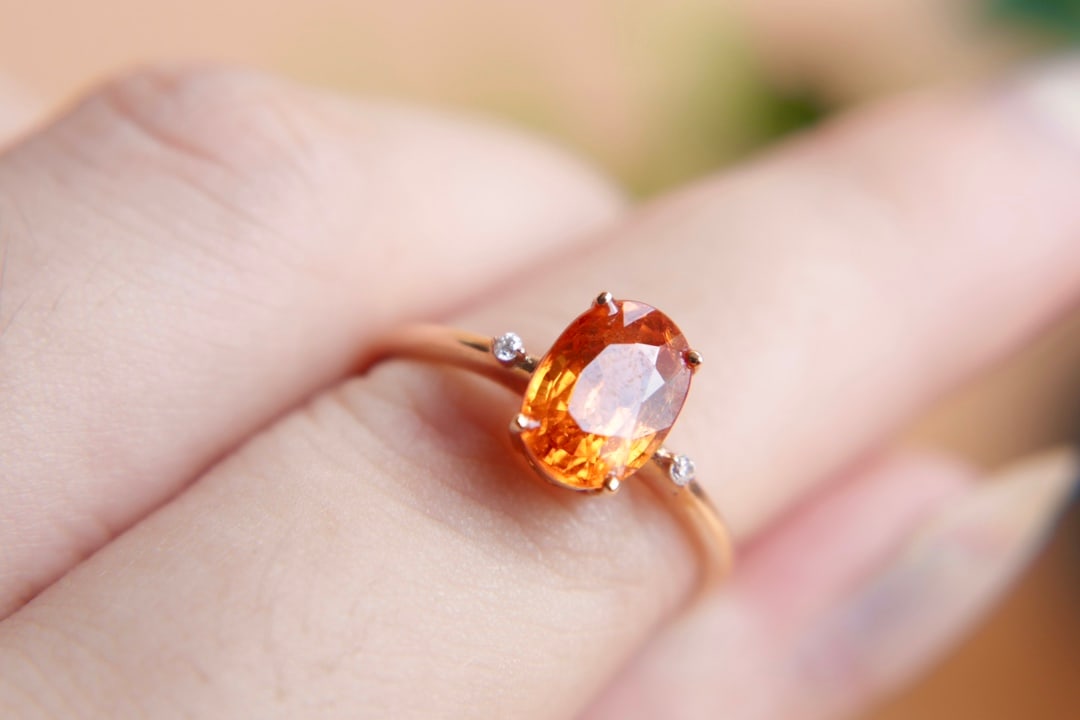 18K Gold Garnet Ring - 5