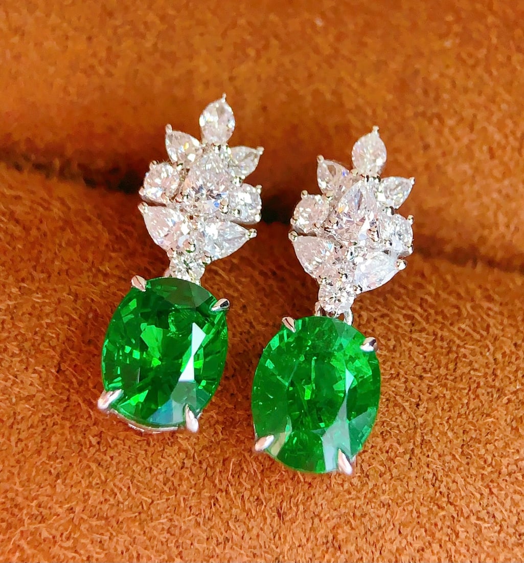 18K Gold Natural Tsavorite Earrings - 3