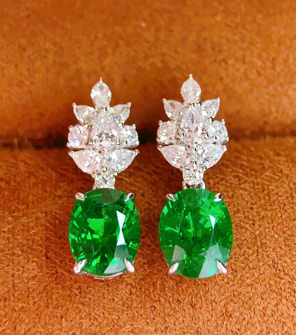 18K Gold Natural Tsavorite Earrings - 4
