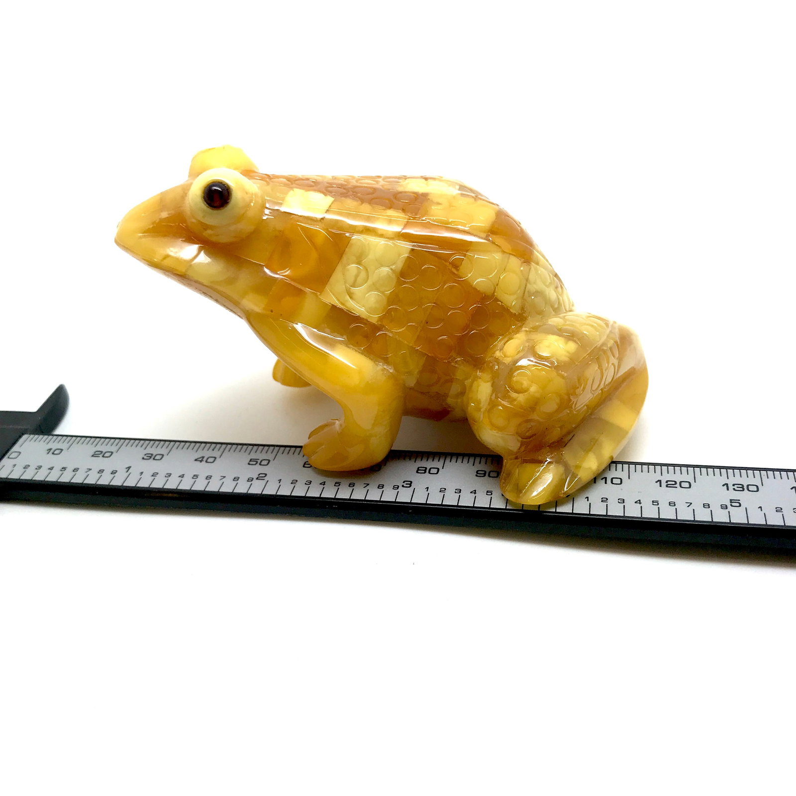 Impressive Unique Vintage Amber Statue shaped like a Frog - 3