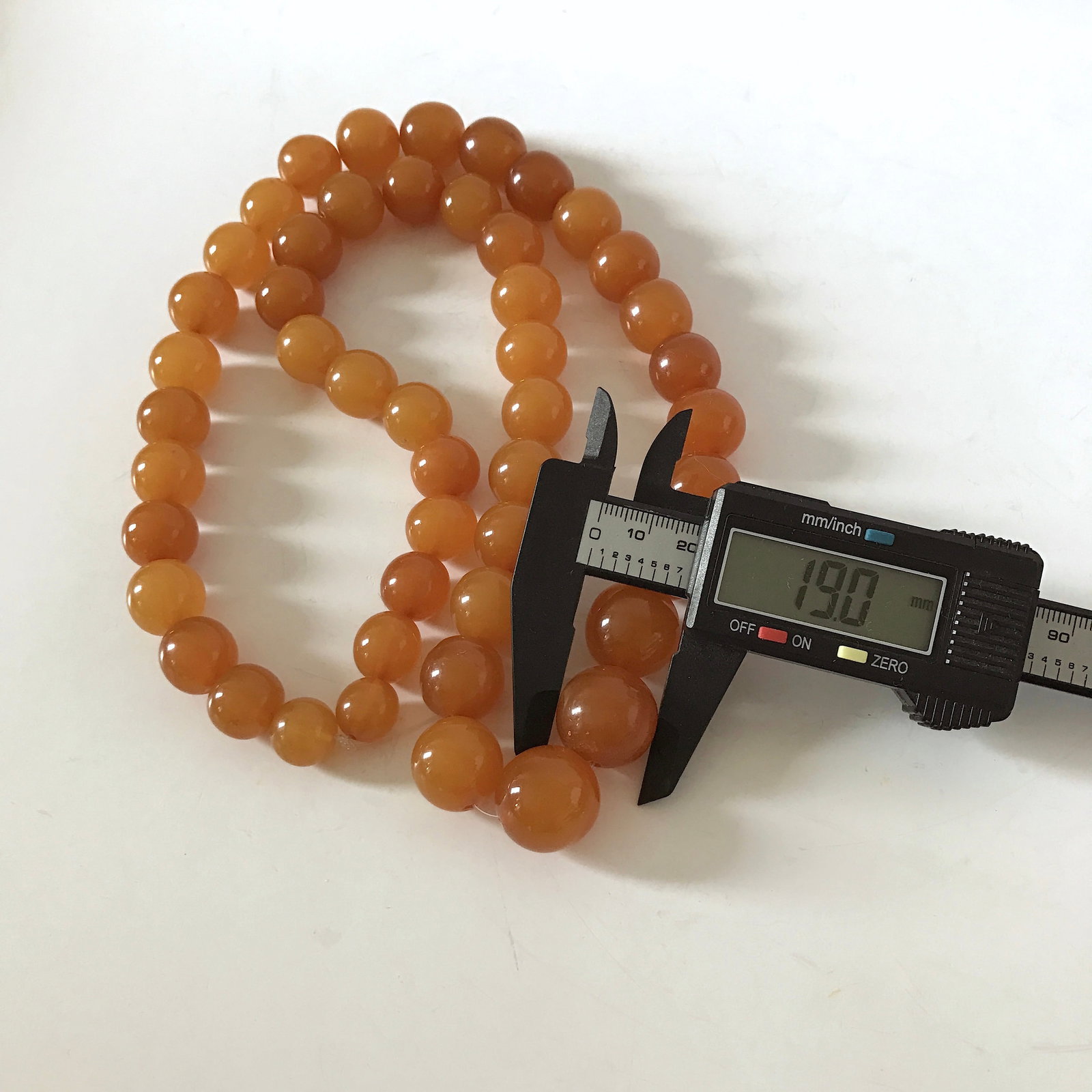 Phenomenal Unique Vintage Amber Necklace made from Round Amber beads - 3