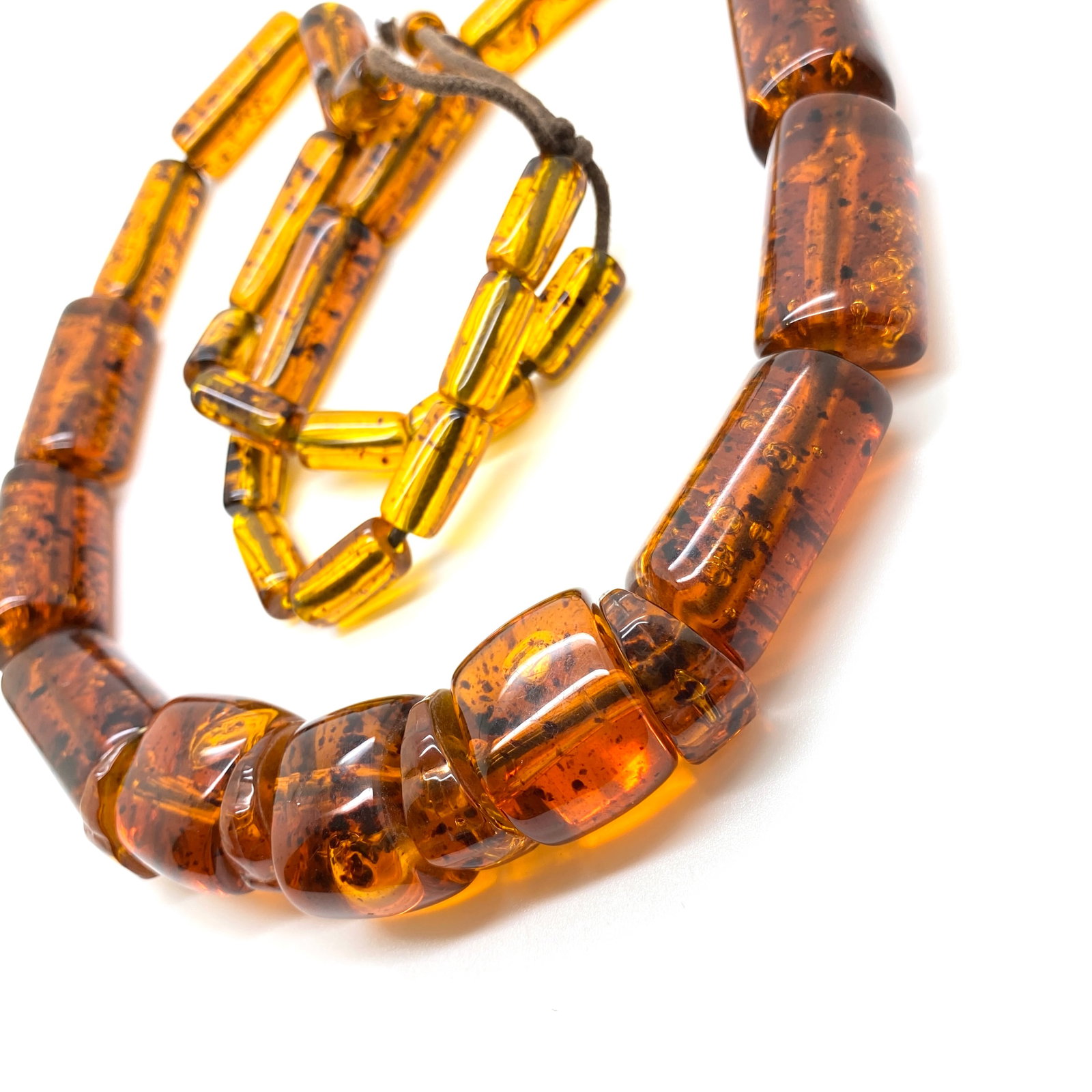 Magnificent Vintage Amber Necklace made from Barrel shaped Amber beads - 7