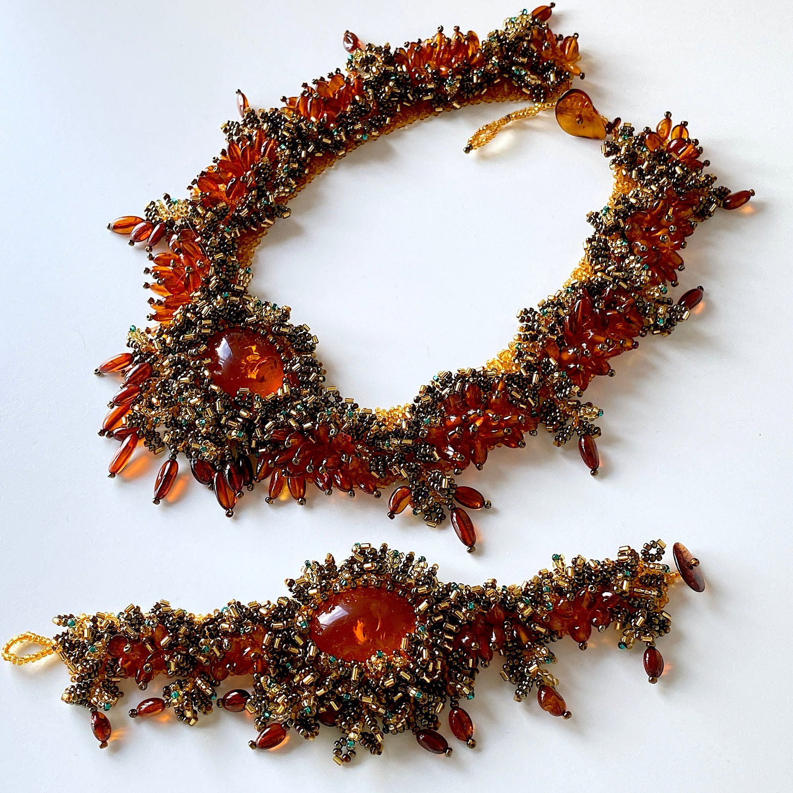 Unique and Remarkable Amber Bracelet and Necklace set made from Leaf Shaped Amber beads - 2