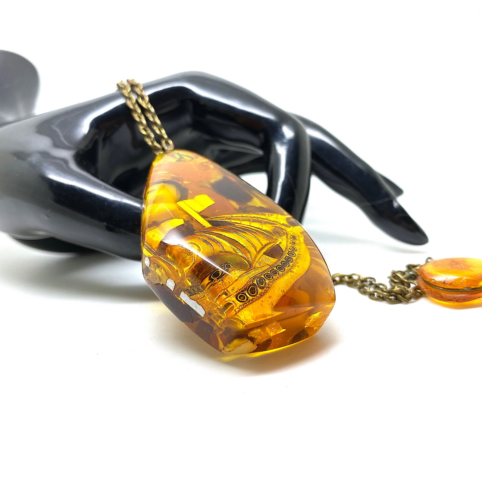 Amazing Vintage Amber Pendant with chain, shaped like a Drop - 6