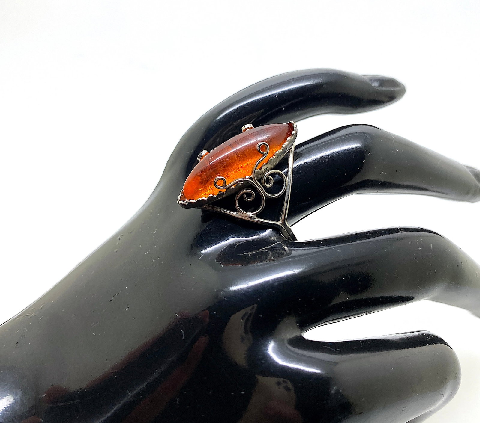 Fascinating Unique Vintage Amber Ring - 7