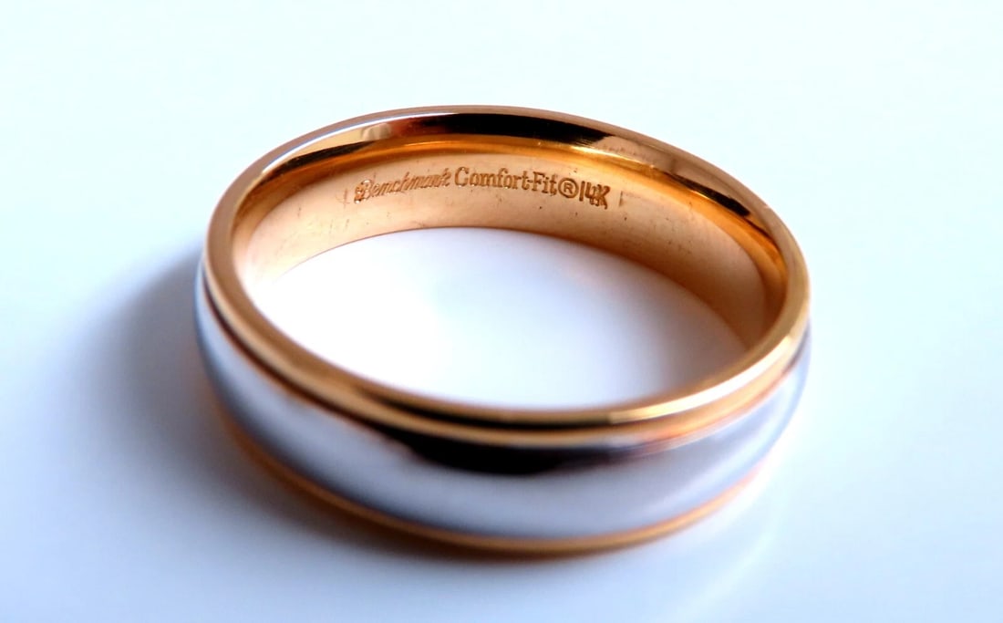 Two Toned Unisex Gold Band 14kt gold Size 10 5.8mm** - 3