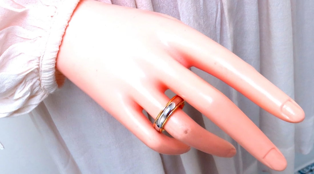 Two Toned Unisex Gold Band 14kt gold Size 10 5.8mm** - 5