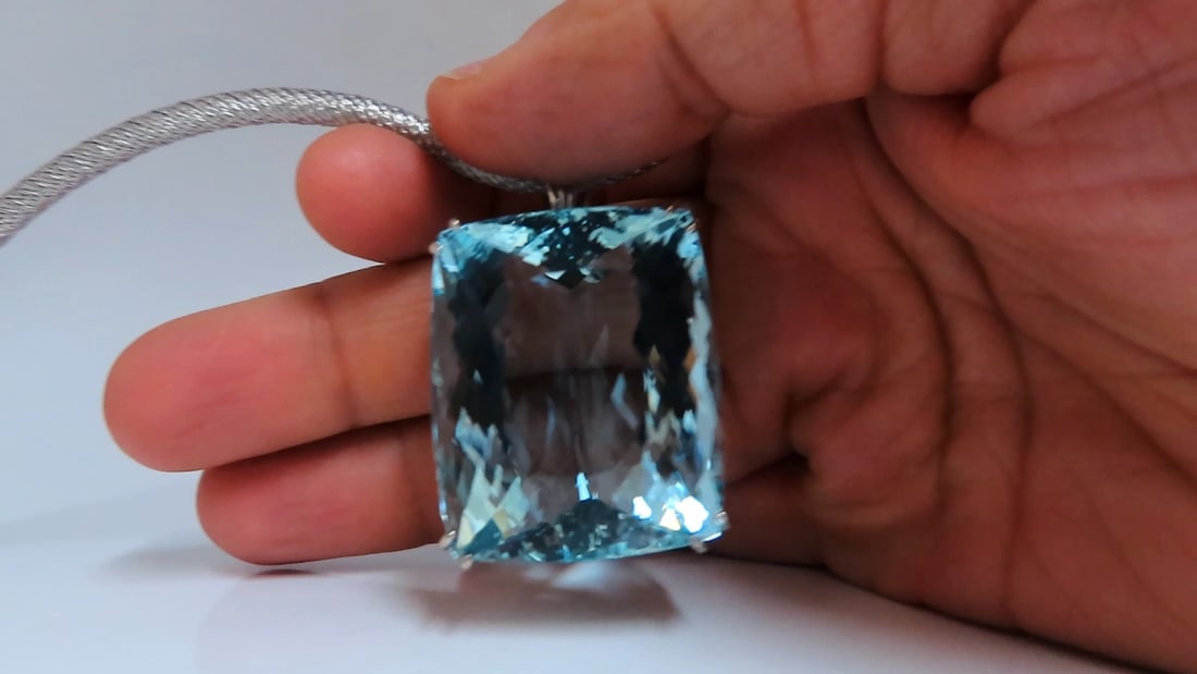 GIA Certified Natural 140.01ct Aquamarine Diamonds Necklace 18kt & Plat** - 2
