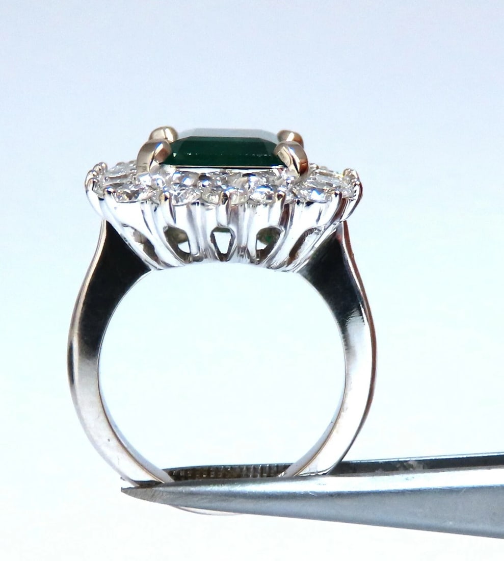GIA Certified 6.26ct natural green emerald diamonds ring 18kt Halo Prime** - 3