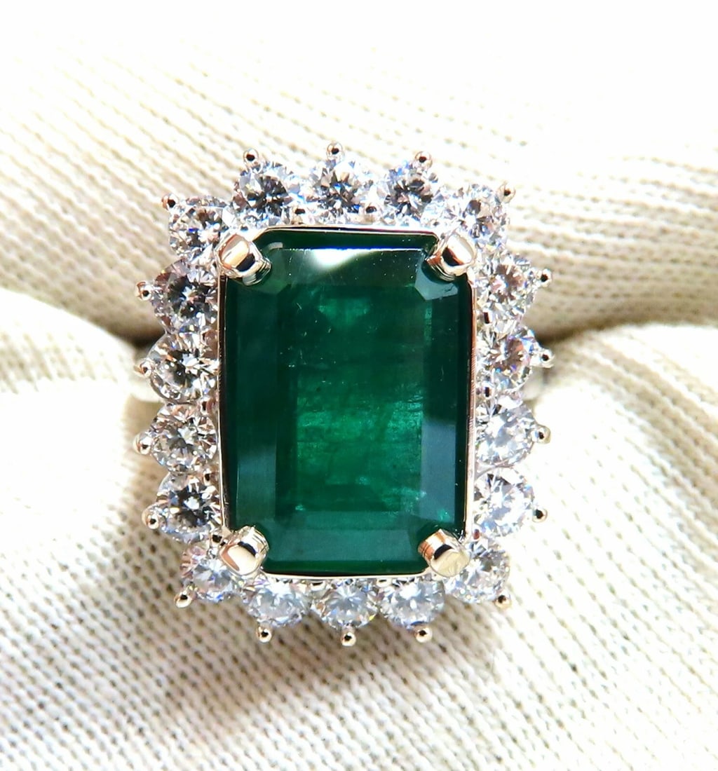 GIA Certified 6.26ct natural green emerald diamonds ring 18kt Halo Prime** - 4