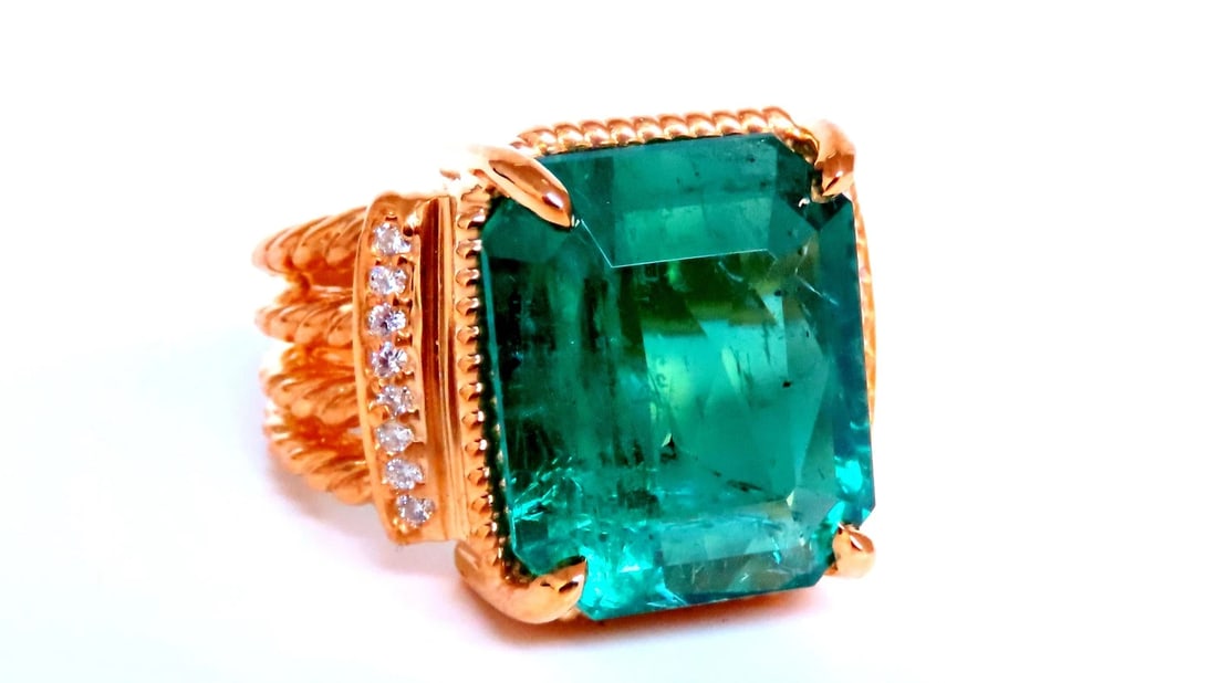 GIA Certified 12.70ct Natural Emerald Diamonds Ring 18kt 44214** - 2