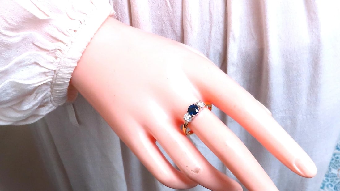 1.01ct Natural Round Blue Sapphire Three Stone Ring 14kt Gold 12433** - 5