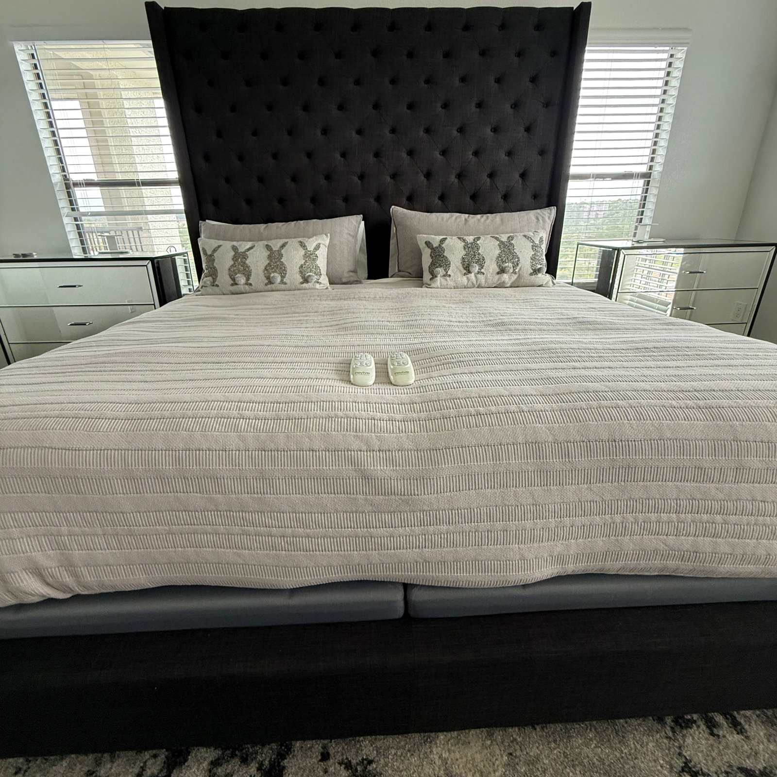 Contemporary Tufted Upholstered King Size Bed Frame - 10