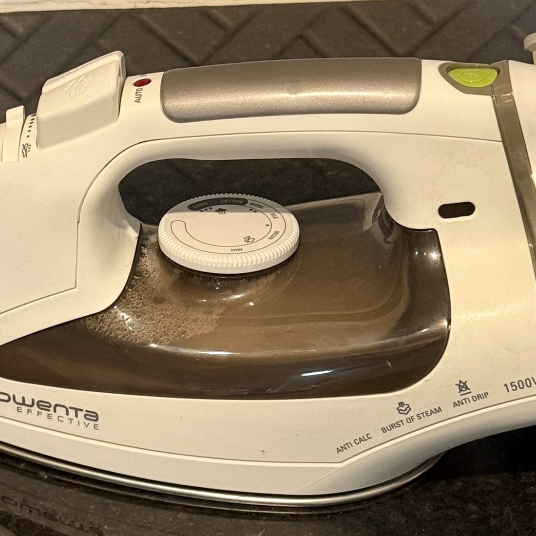 Rowenta Effective 1500W Cord Reel Steam Iron - 2