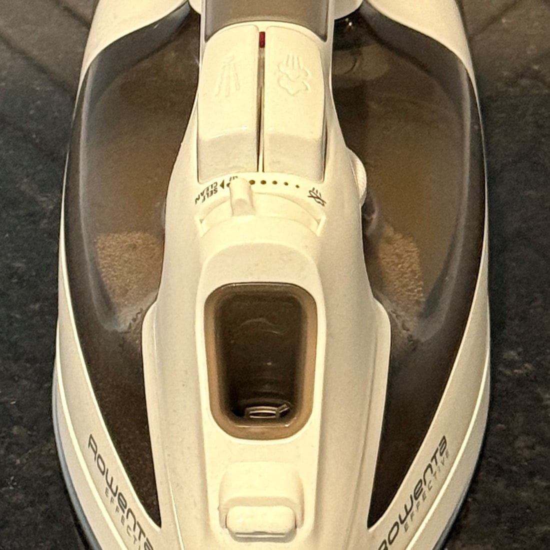 Rowenta Effective 1500W Cord Reel Steam Iron - 3