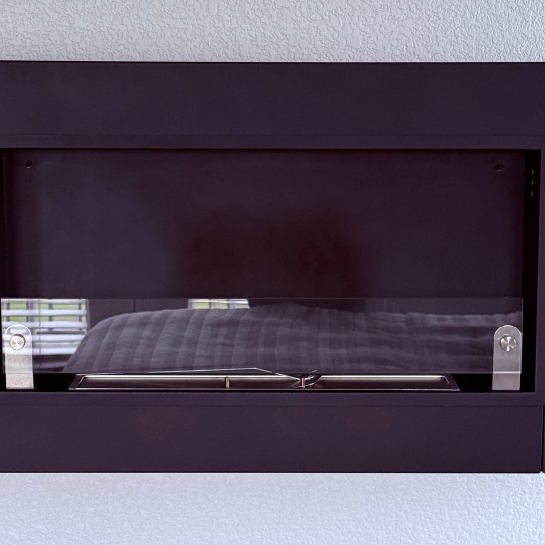 Modern Wall-Mounted Bioethanol Fireplace - 2