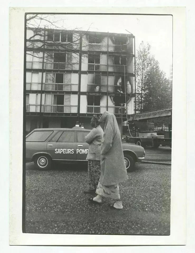 Women AFP - PRESS - Rouen fire May 1981 Vintage Photographs - 4
