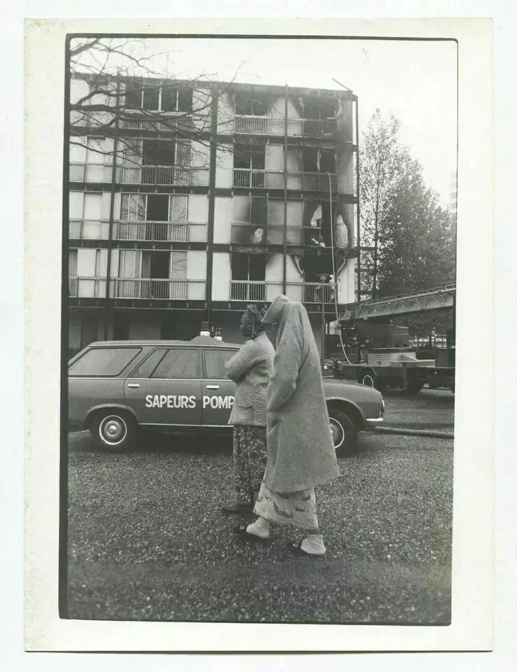 Women AFP - PRESS - Rouen fire May 1981 Vintage Photographs - 8