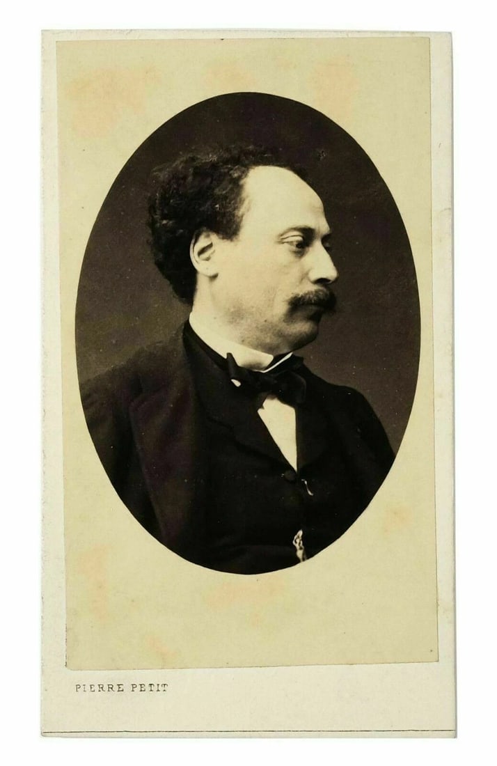 1860 Author, Son of Dumas Père CDV Photo – Alexandre Dumas Fils: Dimension: 9.5 x 6 cm Reserve: $99.00 Shipping: Domestic: Flat-rate of $29.00 to anywhere within the contiguous U.S. International: Foreign shipping rates are determined by destination. International