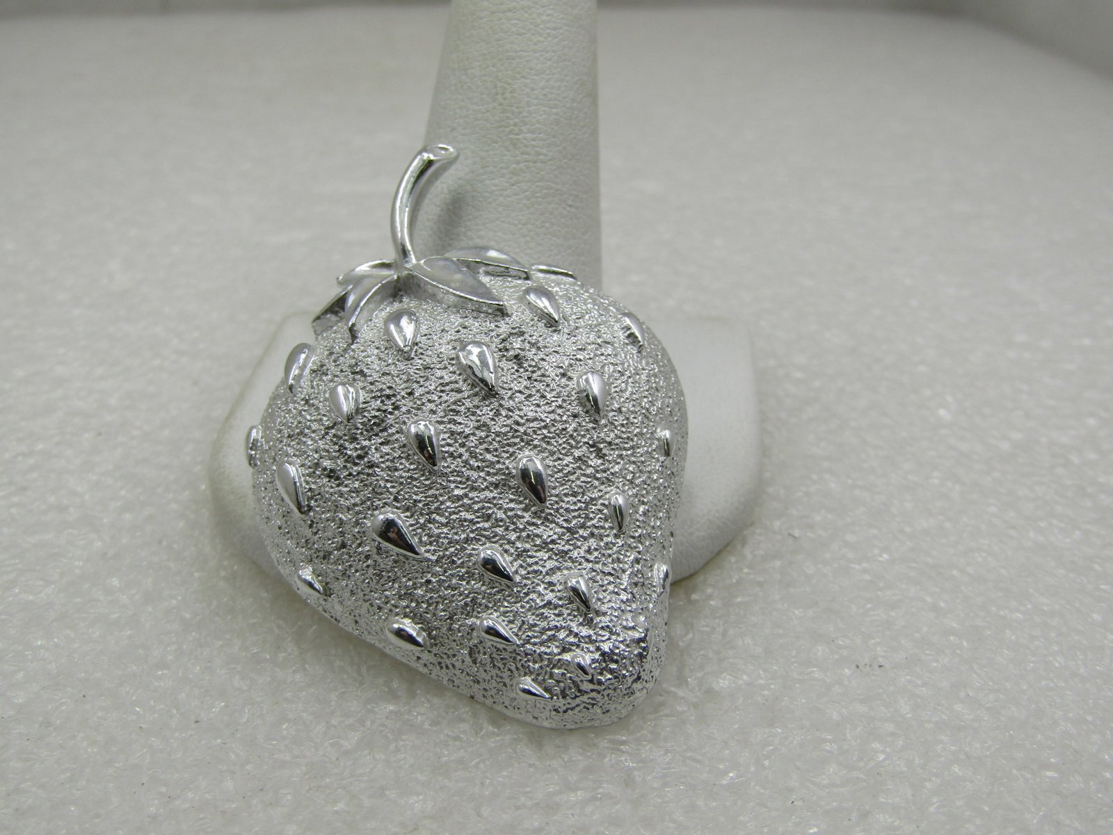 Vintage Strawberry Brooch, Sarah Coventry, 1960's-1970's,: Vintage Strawberry Brooch, Sarah Coventry, 1960's-1970's, it is 2.25" tall and 1.5" wide with a textured background to the strawberry and smooth adn shiny seeds and top cap and stem. Signed Sarah Cove