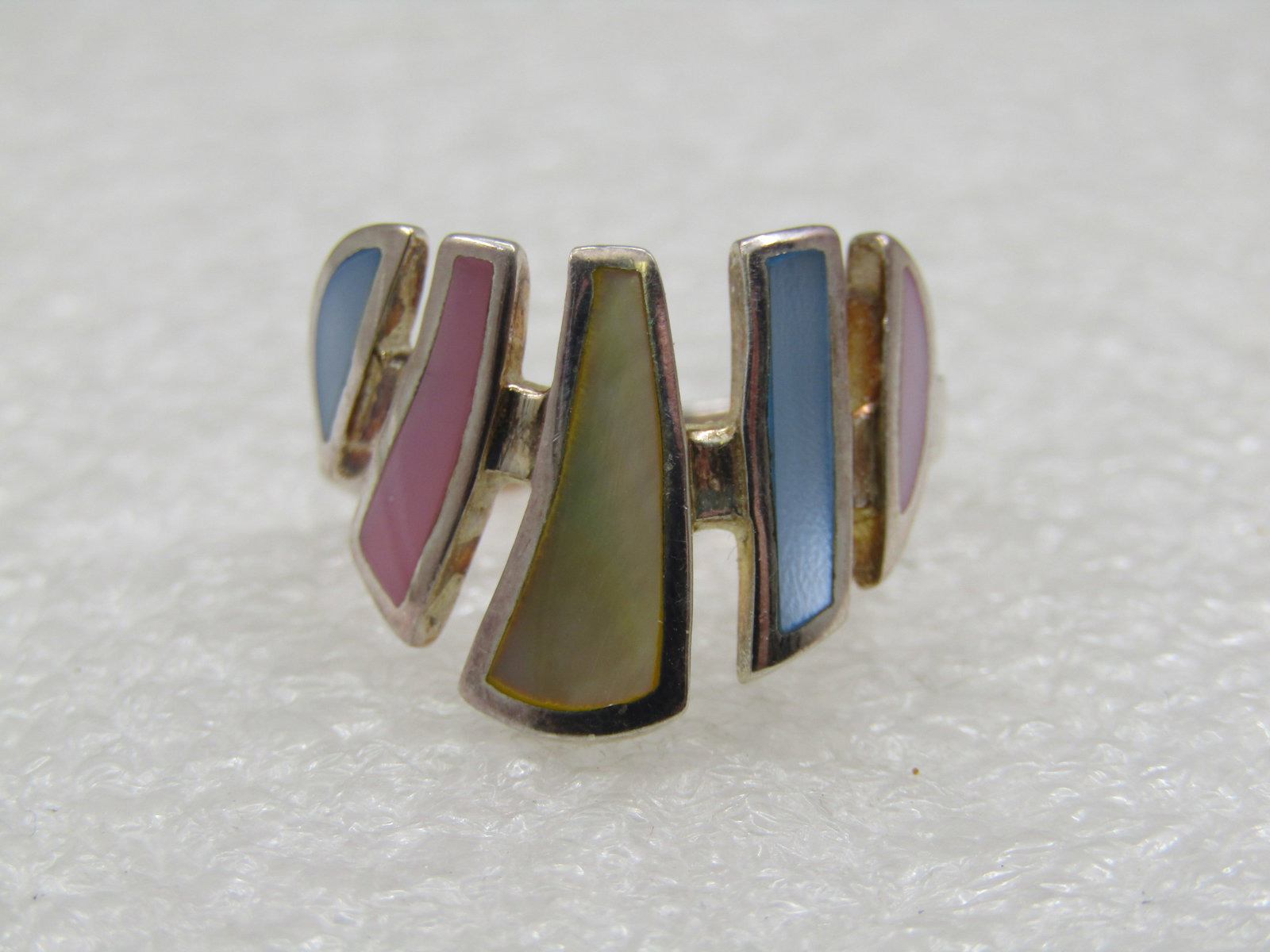 Vintage Sterling Inlaid Pastel Mother-of-Pearl Ring, Sz. 7. - 4
