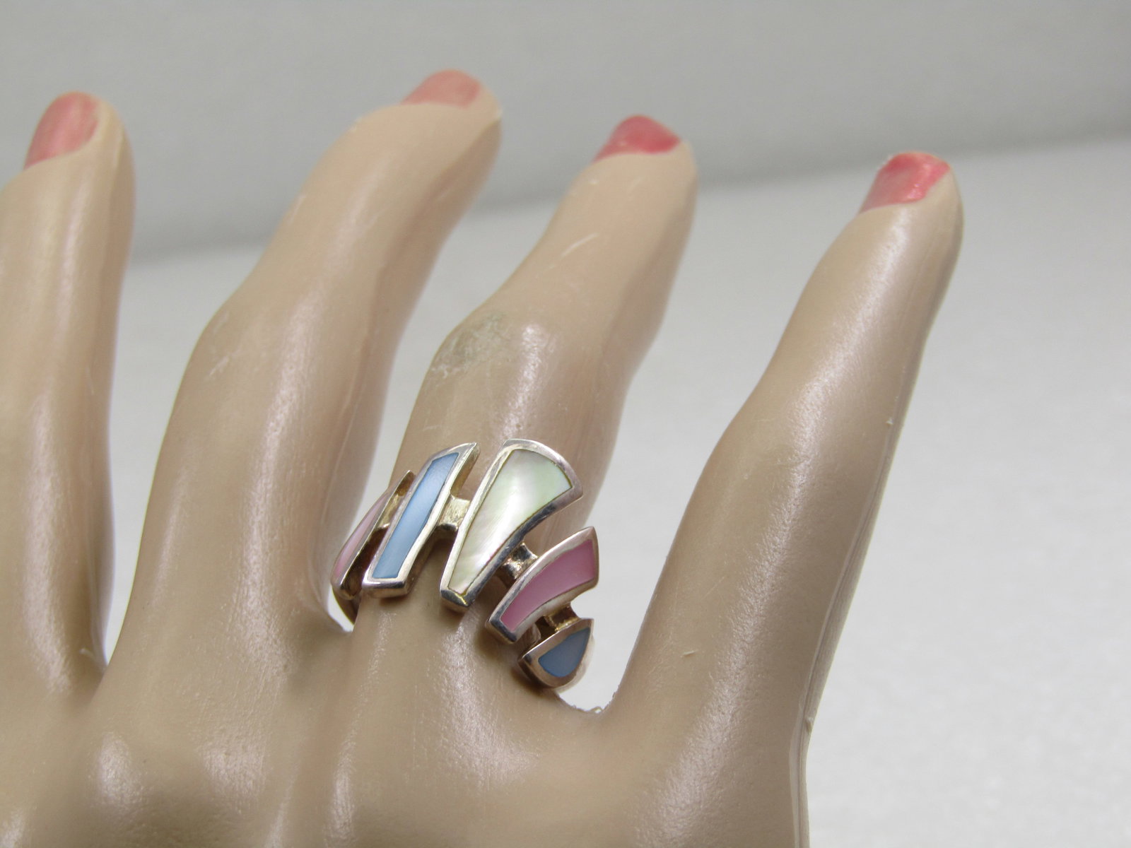 Vintage Sterling Inlaid Pastel Mother-of-Pearl Ring, Sz. 7. - 8