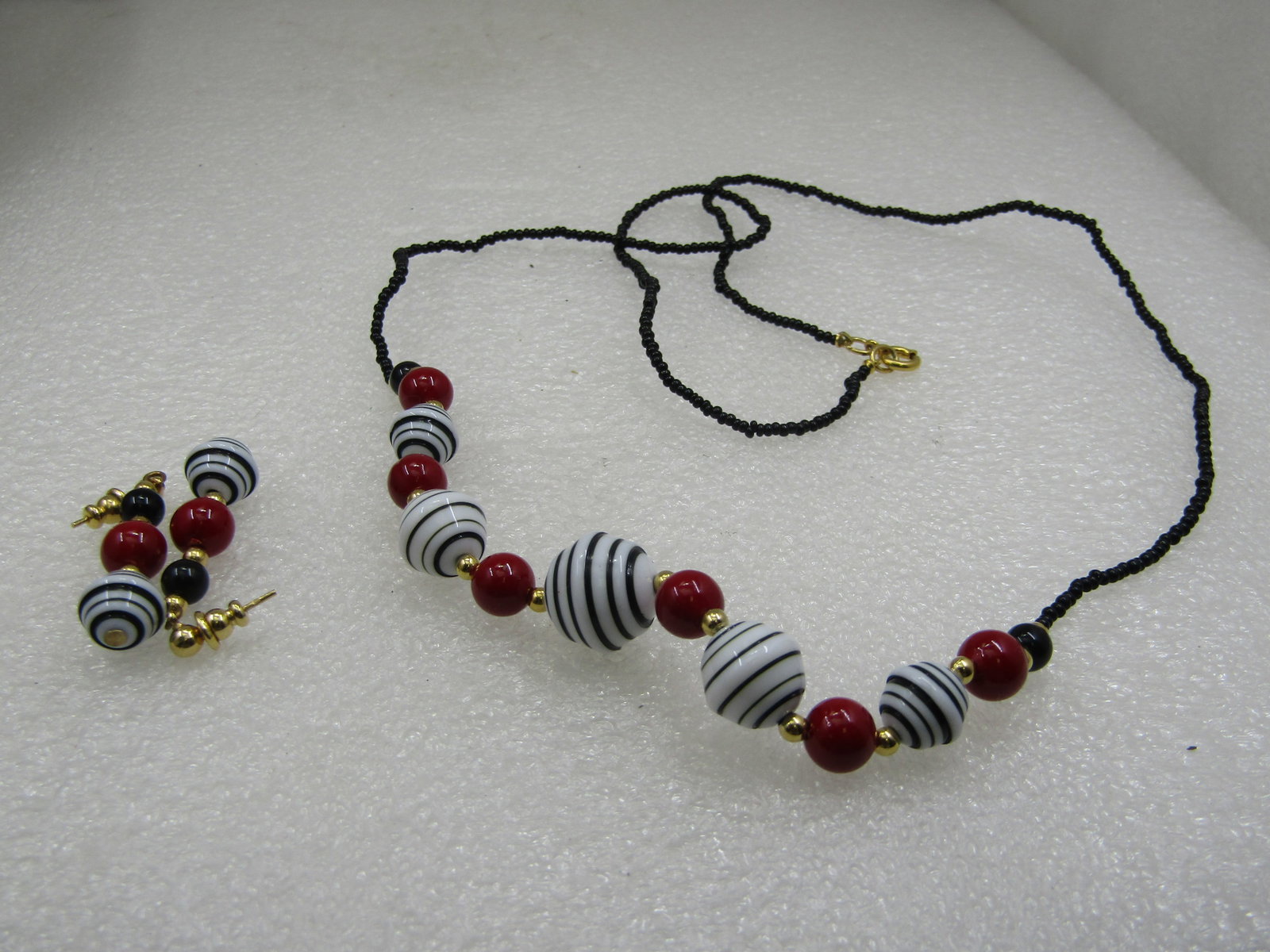 Vintage Red White Blue & Black Spiral Beaded Necklace Earrings Set, 28" - 4