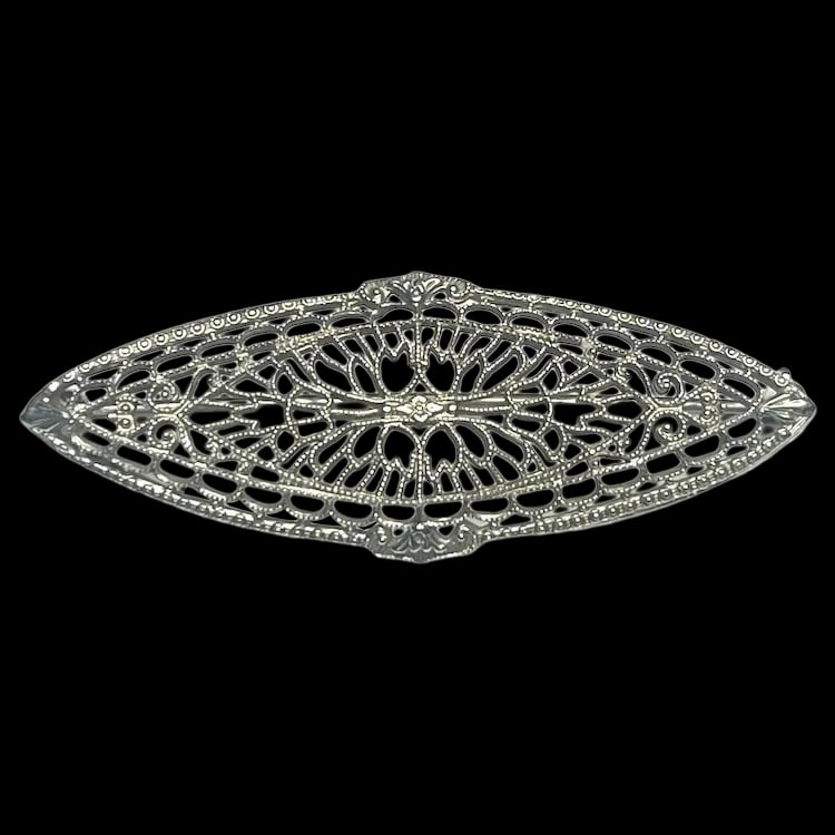 Estate 10k White Gold Filigree Brooch/ Pin: Title: Estate 10k White Gold Filigree Brooch/ Pin Description: Estate 10k White Gold Filigree Brooch/ Pin Hallmarked: 10k Weighs 2 grams Measures Approx. 1.5 x .50 inches Reserve: $275.00 Shipping: Do