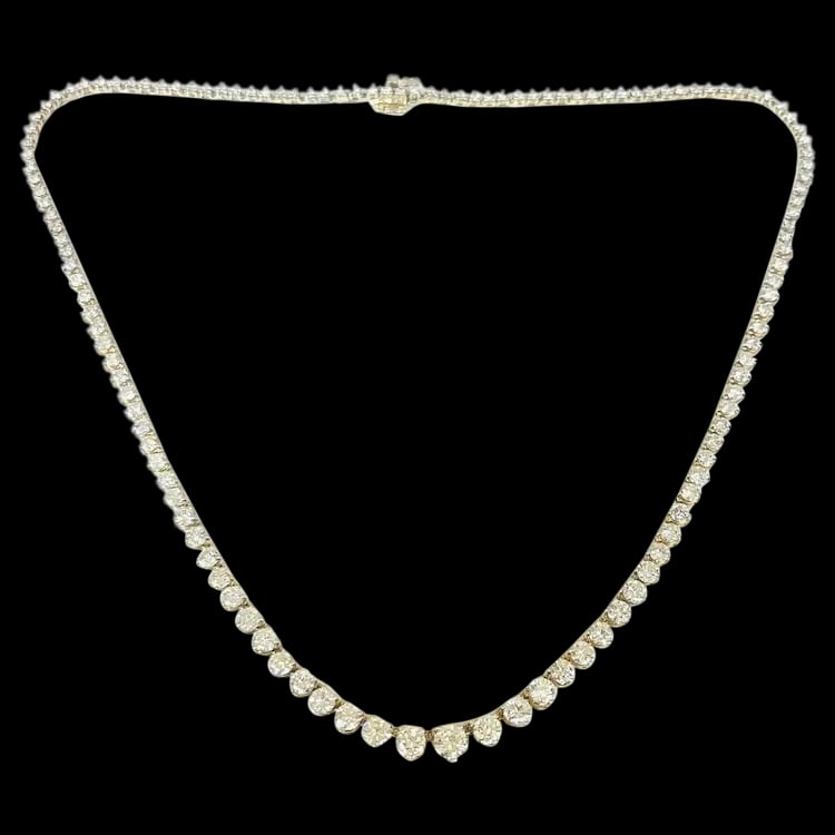 Estate 8.50 Carat Diamond 14k Yellow Gold Tennis Necklace: Title: Estate 8.50 Carat Diamond 14k Yellow Gold Tennis Necklace Description: Estate 8.50 Carat Diamond 14k Yellow Gold Tennis Necklace Hallmarked: 14 k Approx. 8.5 Carats Total Weight/ Center Stone
