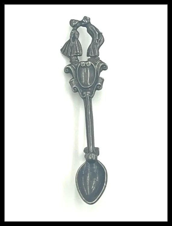 Vintage Sterling Silver Kissing Couple Spoon Brooch/Pin - 2