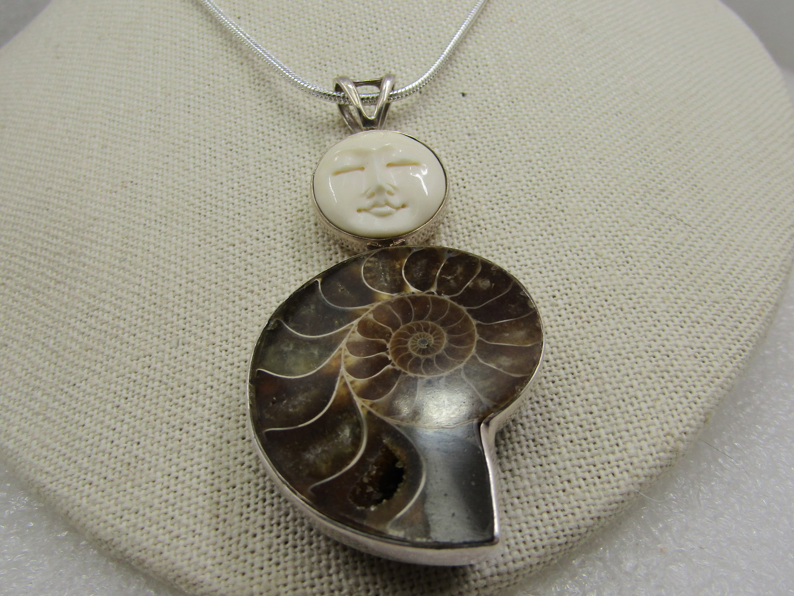Vintage Sterling Ammonite & Moon Face Pendant on 20" Plated Chain - 3