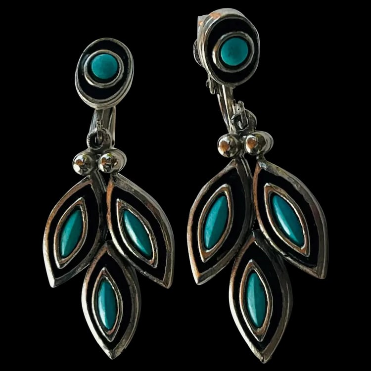 ST. LABRE Native American Style Silver Tone Earrings (1 of 4)