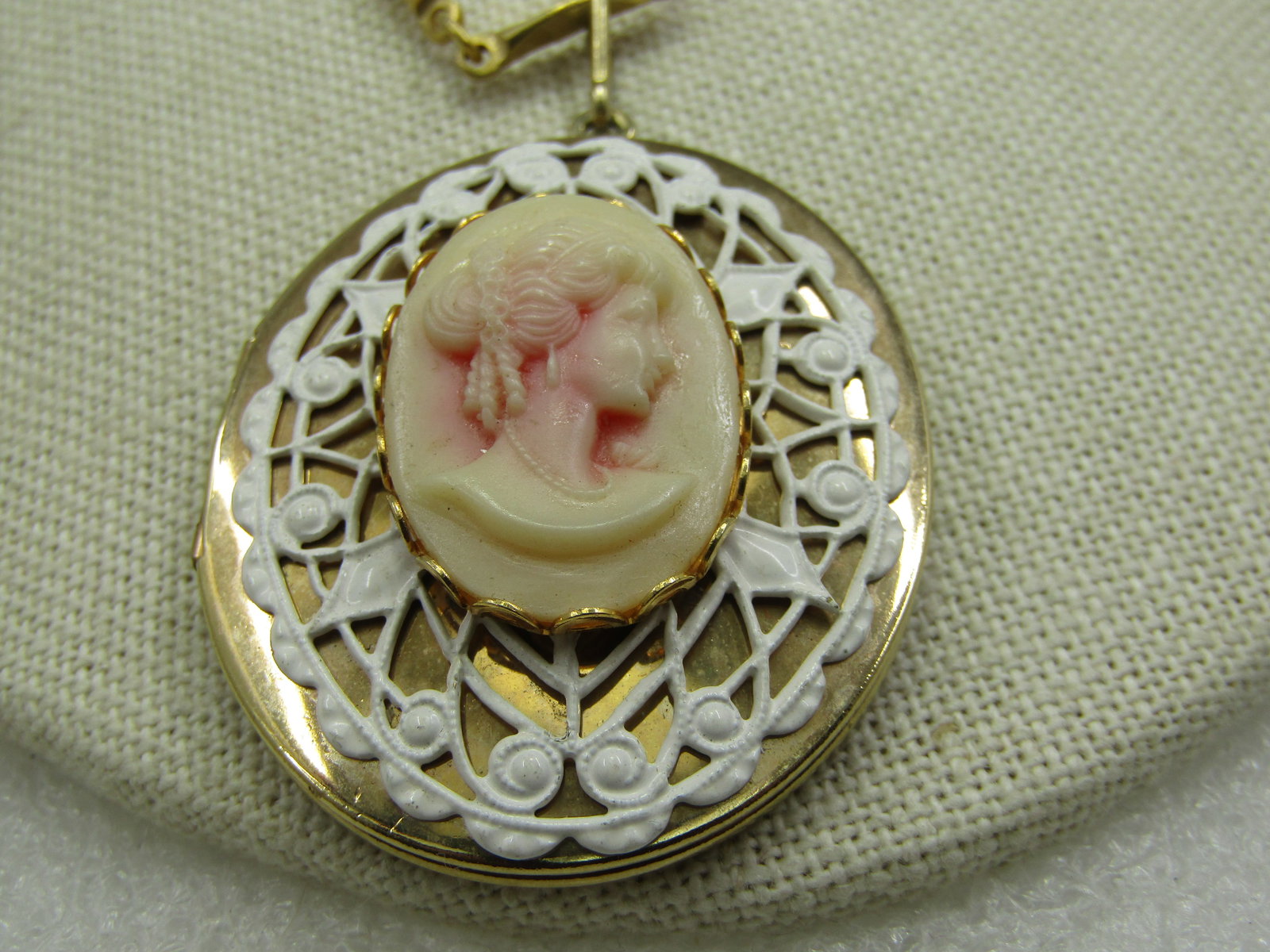 Vintage Cameo Lace Locket Necklace, 24"m 1960's-1970's - 3