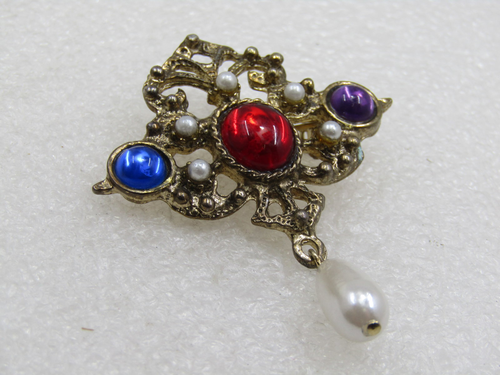 Vintage Rhinestone Faux Pearl Dangle Brooch, Victorian Themed - 4