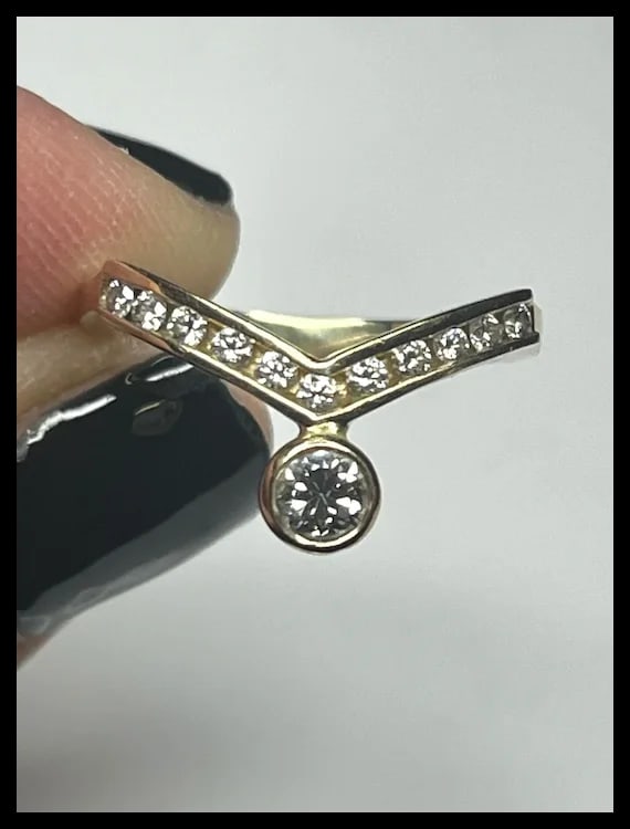 14k Diamond Chevron V Ring - Stackable - 5
