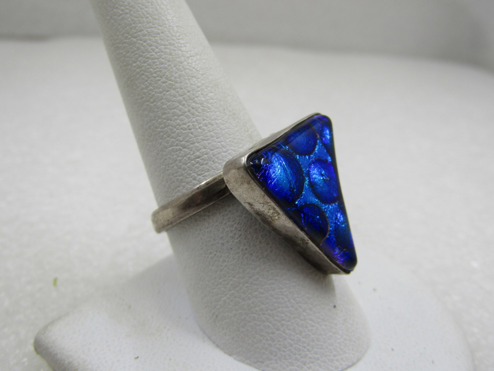 Vintage Sterling Mod Triangular Blue Glass Ring, Unisex, Adjustable - 2