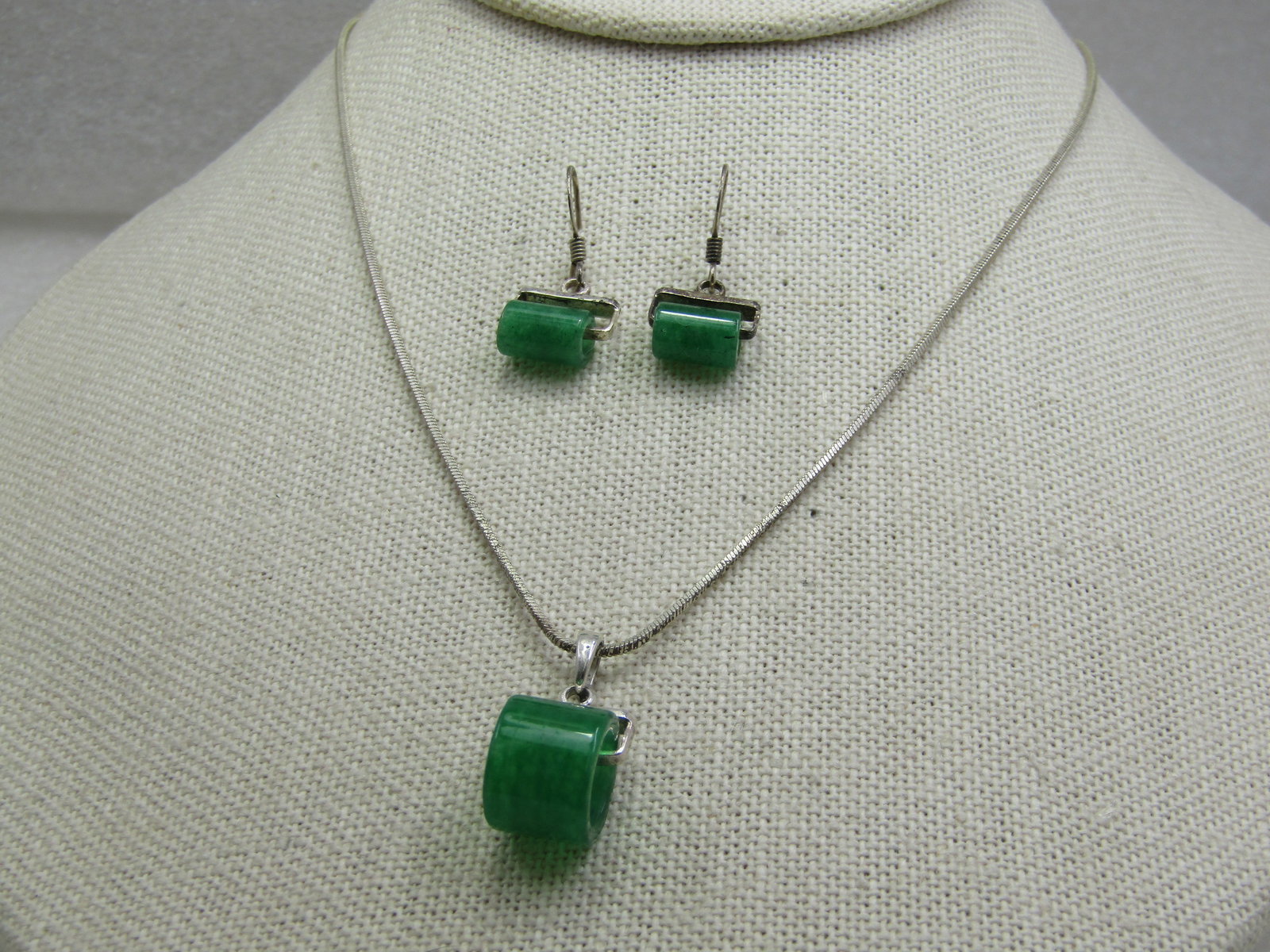 Silver Plated Jadeite Necklace & Pierced Earring, 19" Square Serpentine Chain - 2