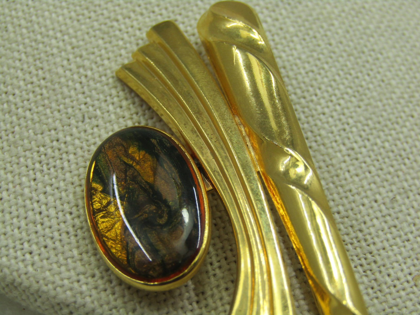Vintage Gold Tone Brooch, Foiled Amber Stone, 3.25" - 3