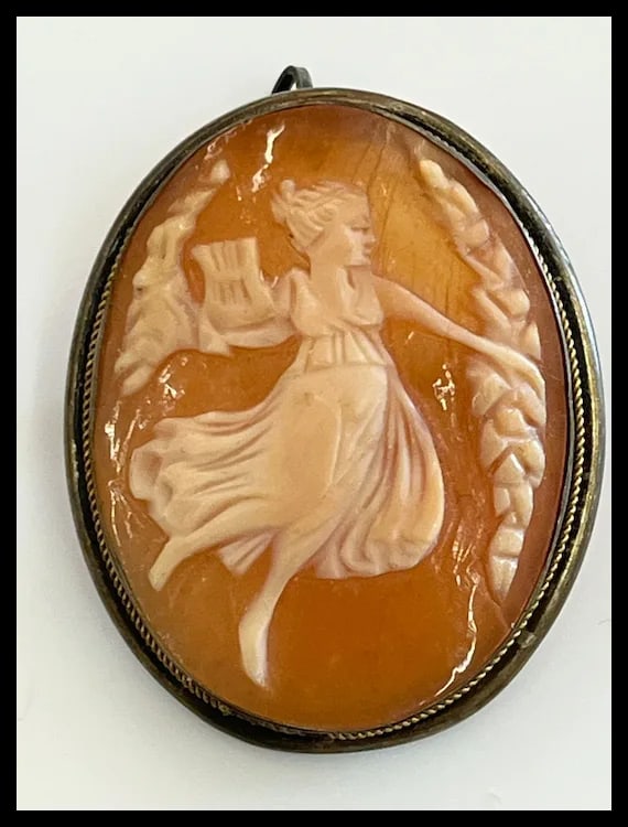 Vintage Signed Shell Cameo Pendant/ Brooch - 2