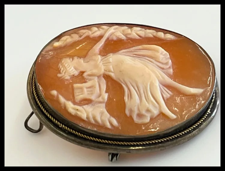 Vintage Signed Shell Cameo Pendant/ Brooch - 3