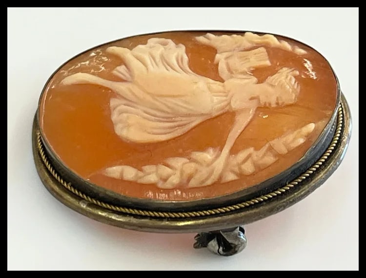 Vintage Signed Shell Cameo Pendant/ Brooch - 4