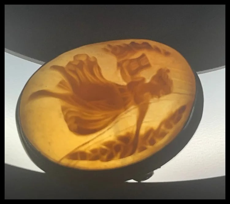 Vintage Signed Shell Cameo Pendant/ Brooch - 9