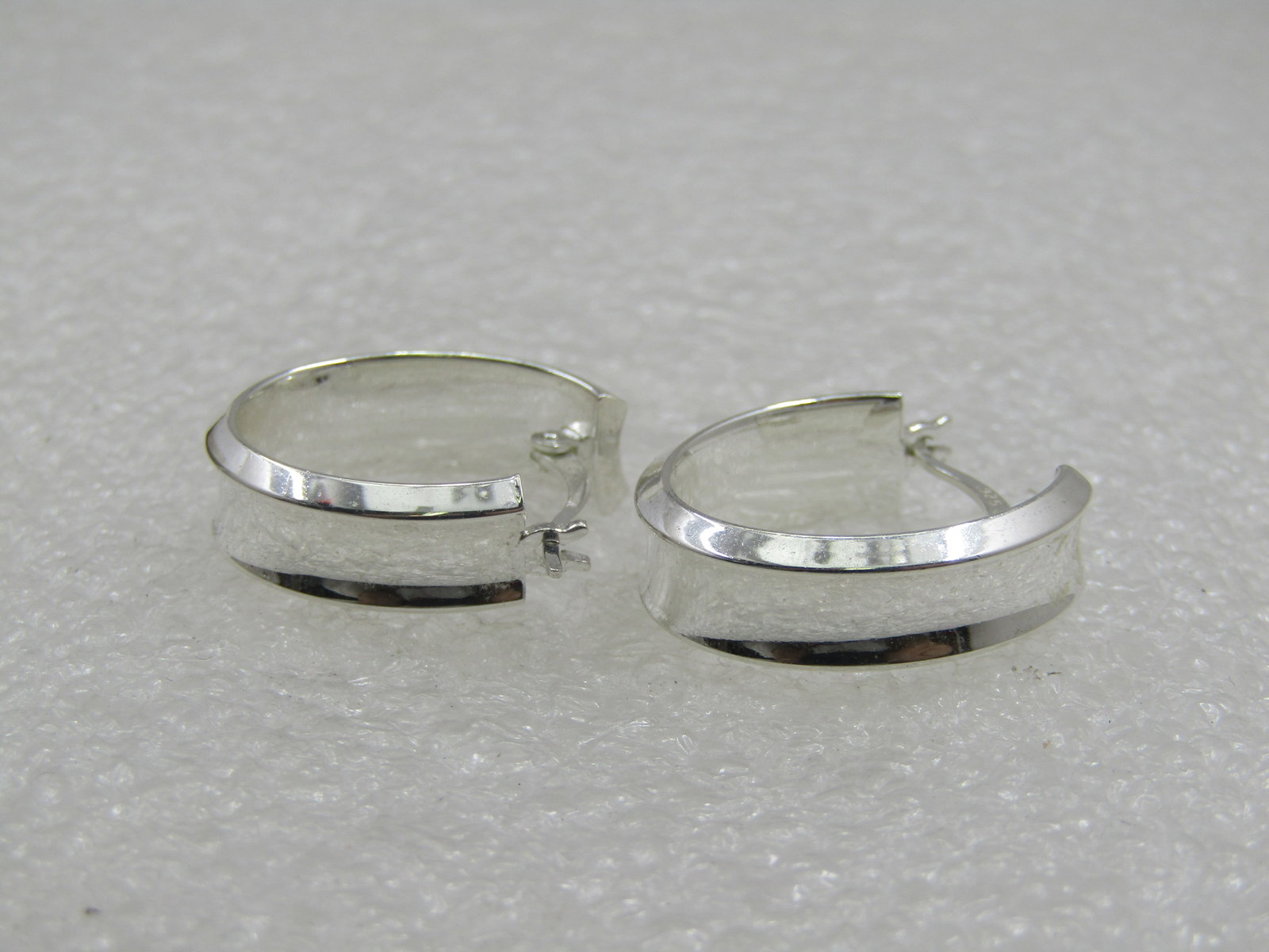 Vintage Sterling 7mm Hoop Pierced Earrings, Signed JCM - 4