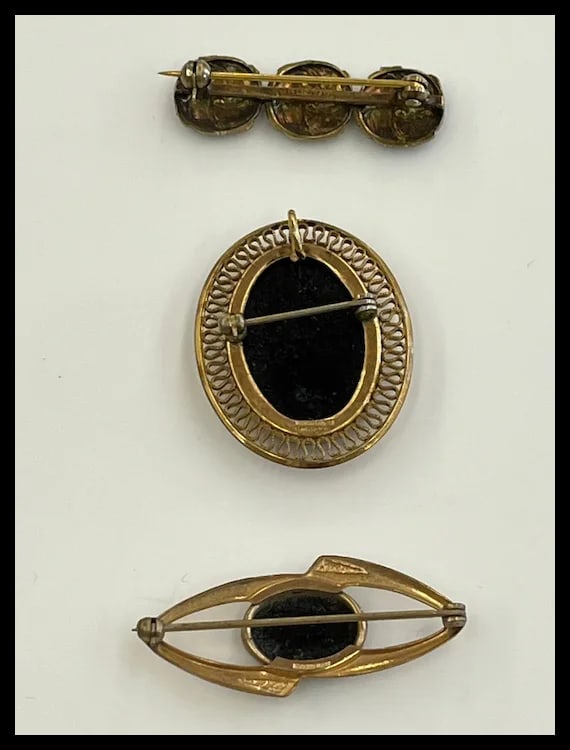 Vintage Lot of 12k Gold Filled Onyx and Enamel Brooches - 6