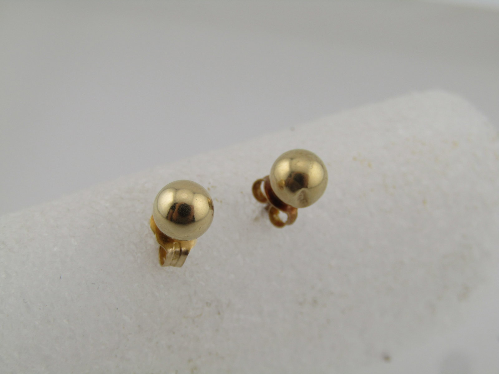 Vintage 14kt 4.5mm Ball Stud Earrings, Pierced, 1960's.-1970's - 2