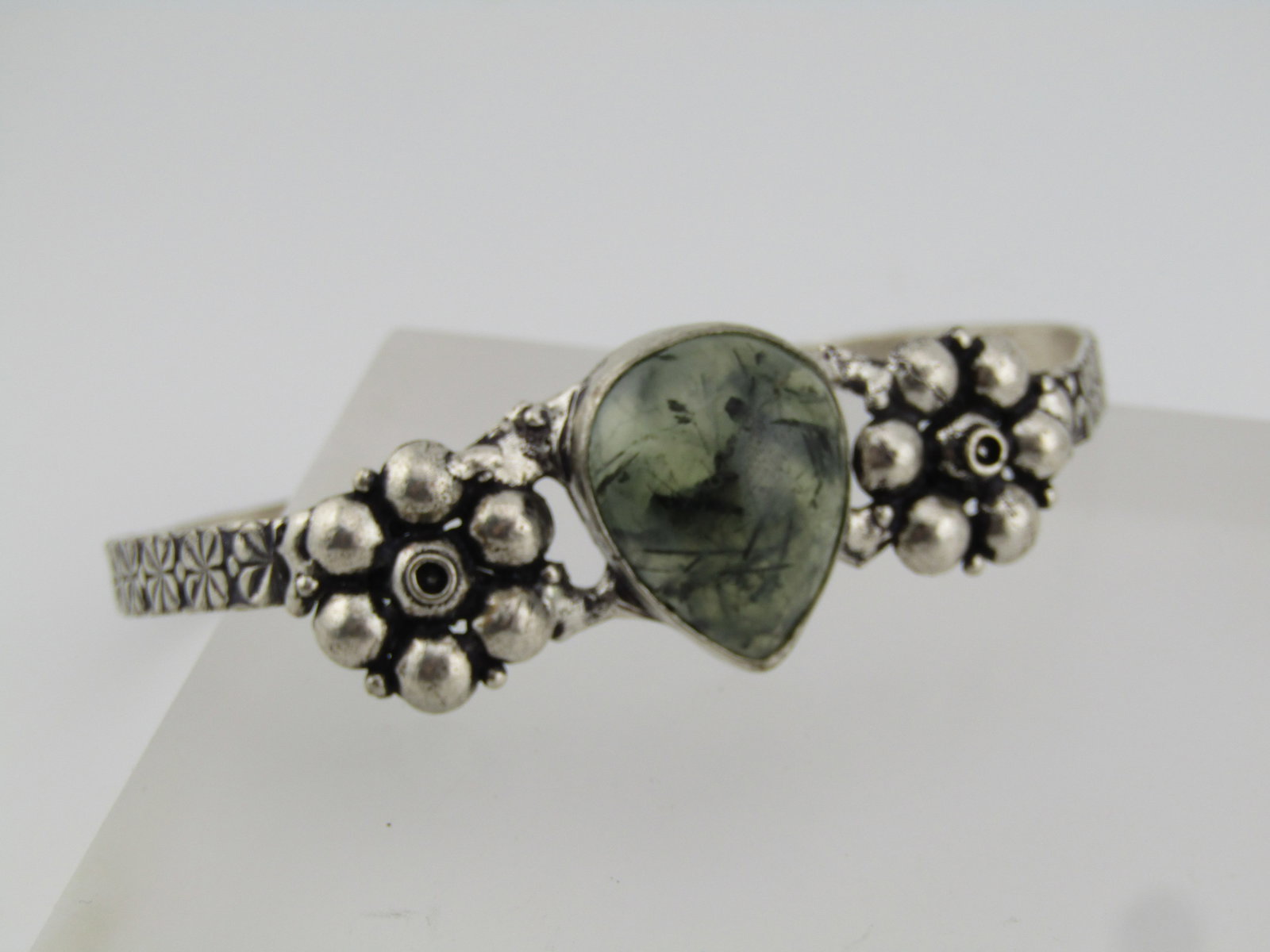 Silver Southwestern Style Cuff Bracelet, Green Stone 8", 1980's-1990's - 2