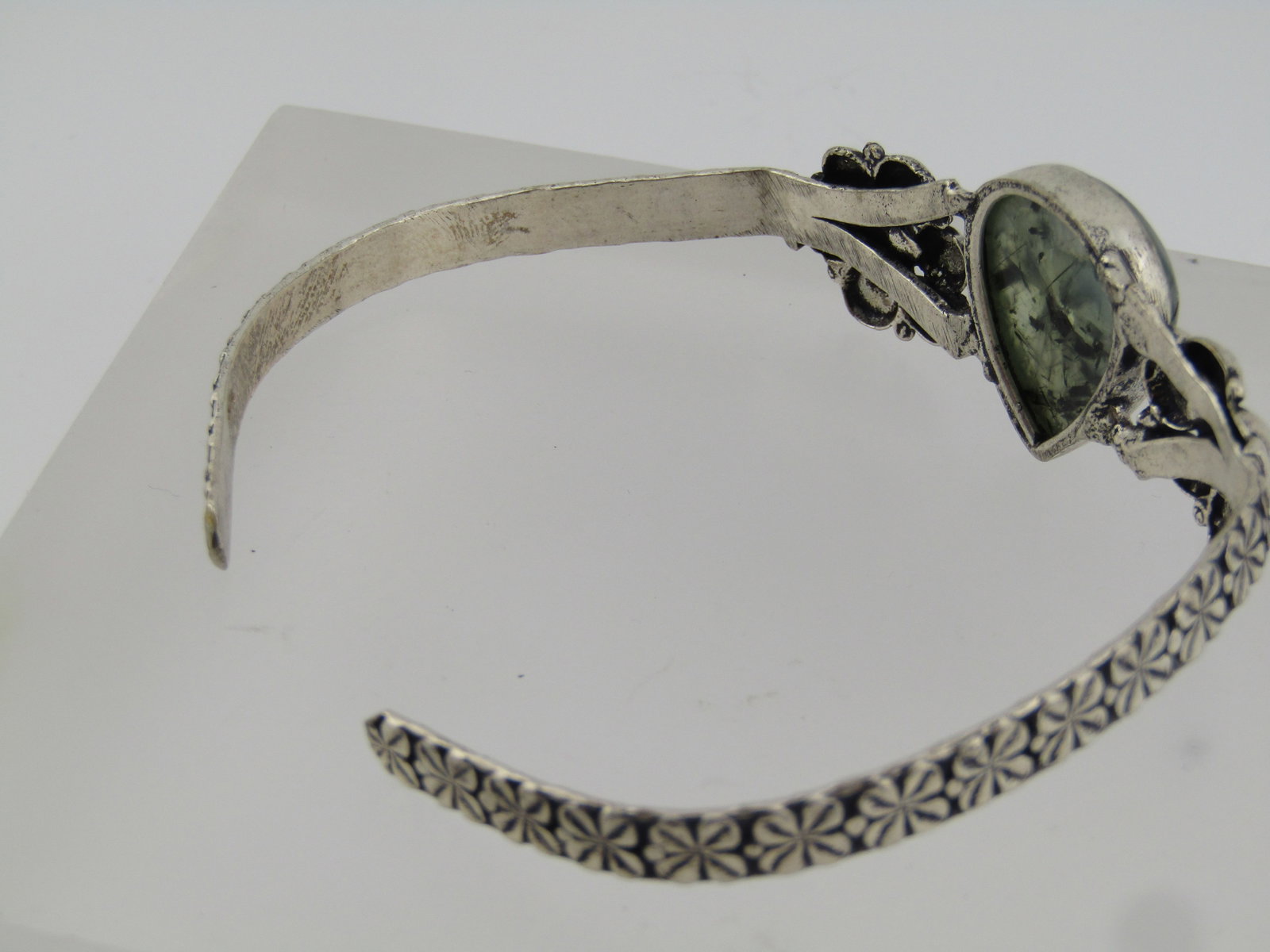 Silver Southwestern Style Cuff Bracelet, Green Stone 8", 1980's-1990's - 4